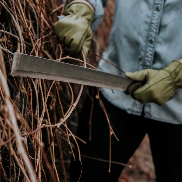 Japanese Nata Tool – Heavy-Duty Bushcraft and Woodworking Knife - Deutsche Optik