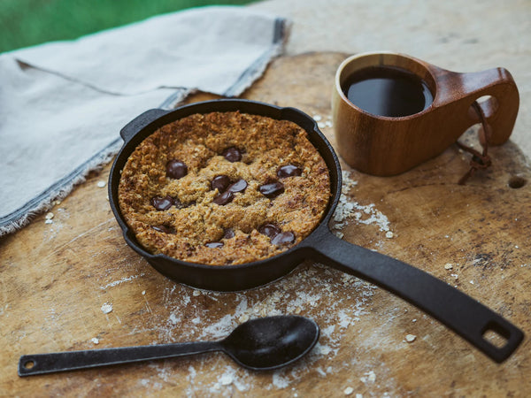 All-in-One Cast Iron Skillet – Timeless Durability for Every Kitchen & Campfire - Deutsche Optik