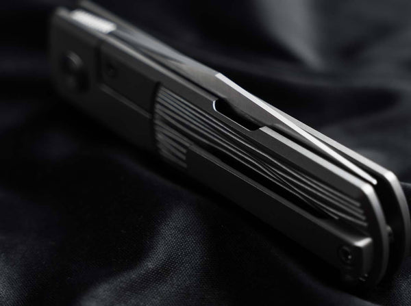 Böker BRLW – Premium Titanium and Wood Grain Folding Knife - Deutsche Optik