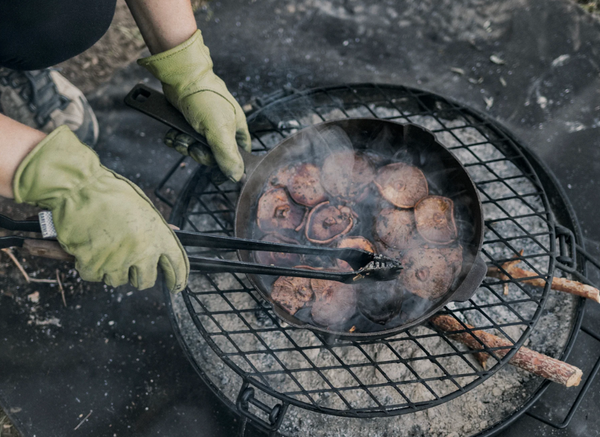 All-in-One Cast Iron Skillet – Timeless Durability for Every Kitchen & Campfire